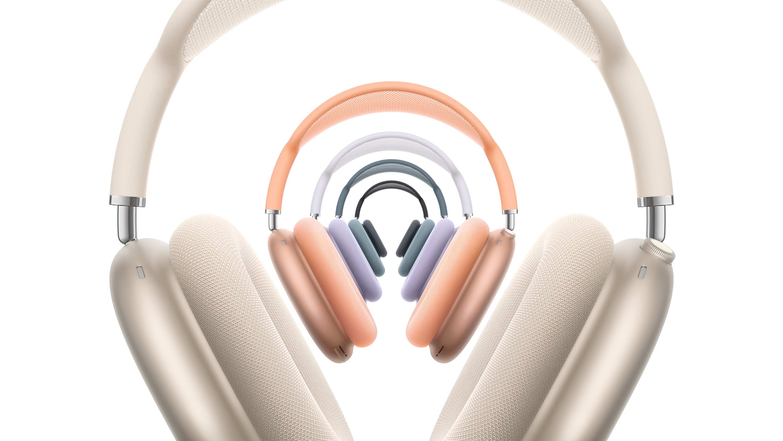 Apple AirPods Max in midnight color with USB-C